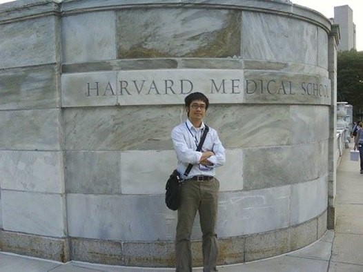 Bác sĩ gốc Việt Trần Huỳnh từng giành học bổng nghiên cứu tại ĐH Y Harvard.